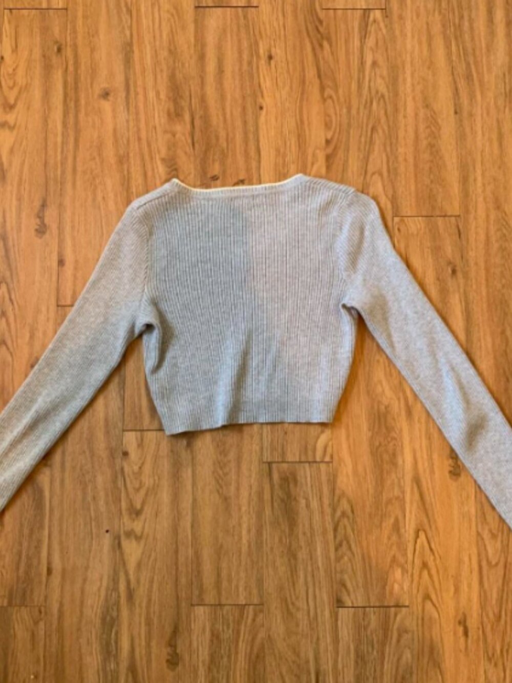 Brandy Melville Women's Grey Crop-top - Picture 2 of 2